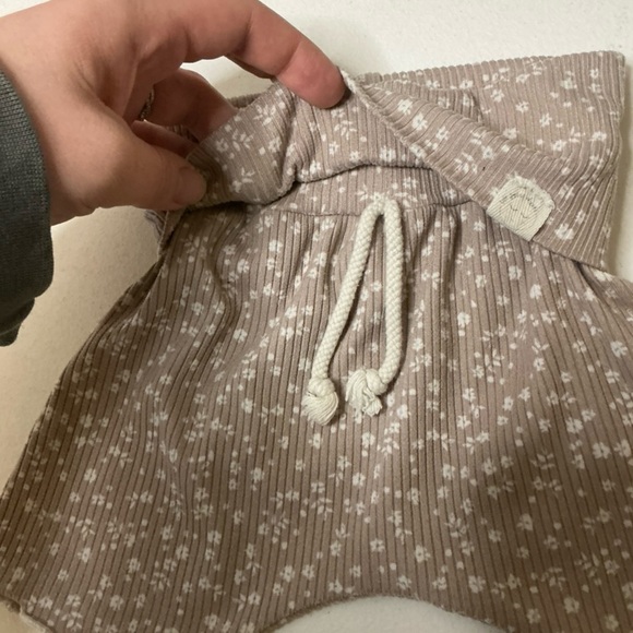 2 Sweet Cheeks Handmade Floral Ribbed Harem Shorts 18-24M Boho - Picture 3 of 6